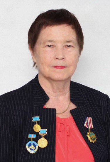 Ли Эра Менгуковна